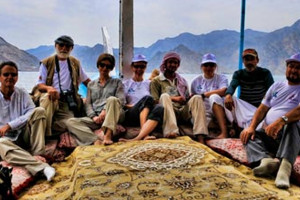 The team with Spanish tourists 